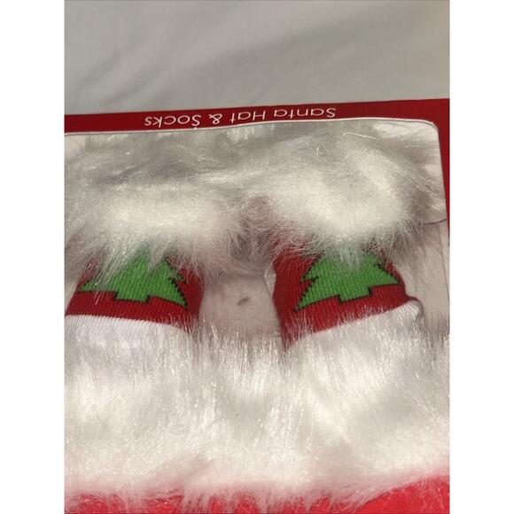 Nursery Rhymes Newborn Santa Hat Socks Set 0-6 Months 0-16 Lbs Christmas Tree - Picture 9 of 9